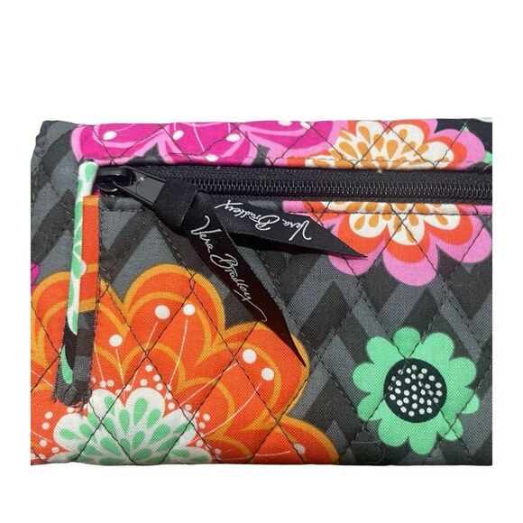 Vera Bradley Ziggy Zinnia Wallet NWOT - Picture 2 of 3